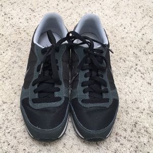 Nike retro sneakers